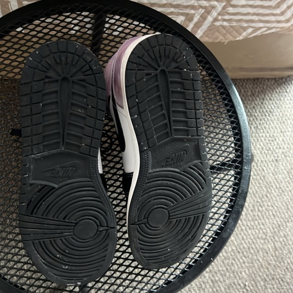 AIR JORDAN 1 MID - Picture 4 of 4